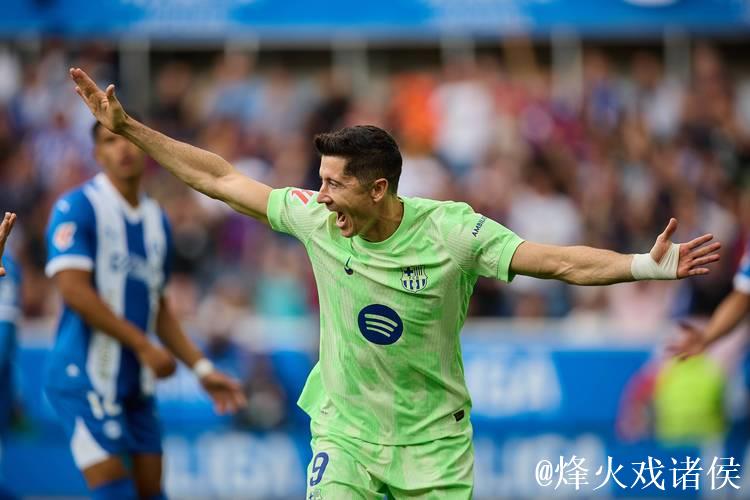 科贝：莱万已连续两轮西甲替补未登场，他对此并不满意