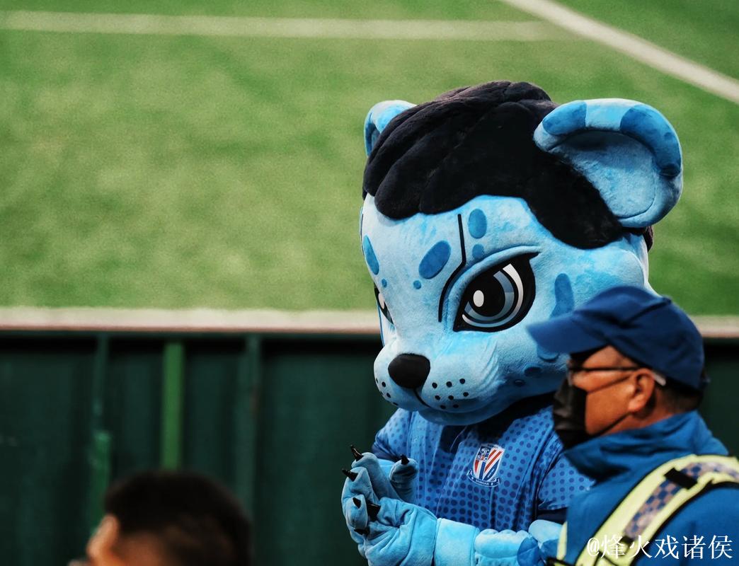 申花以净胜球劣势无缘半程冠军  争冠形势空前激烈